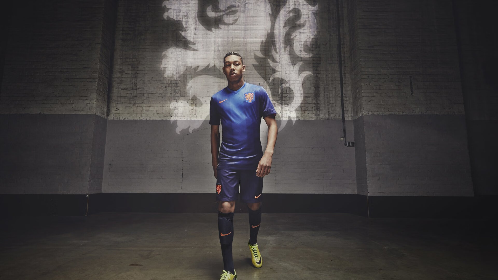 锋矛对坚盾,卢卡库天神下凡难破局,AC米兰铜墙铁壁锁死塞内加尔尖刀